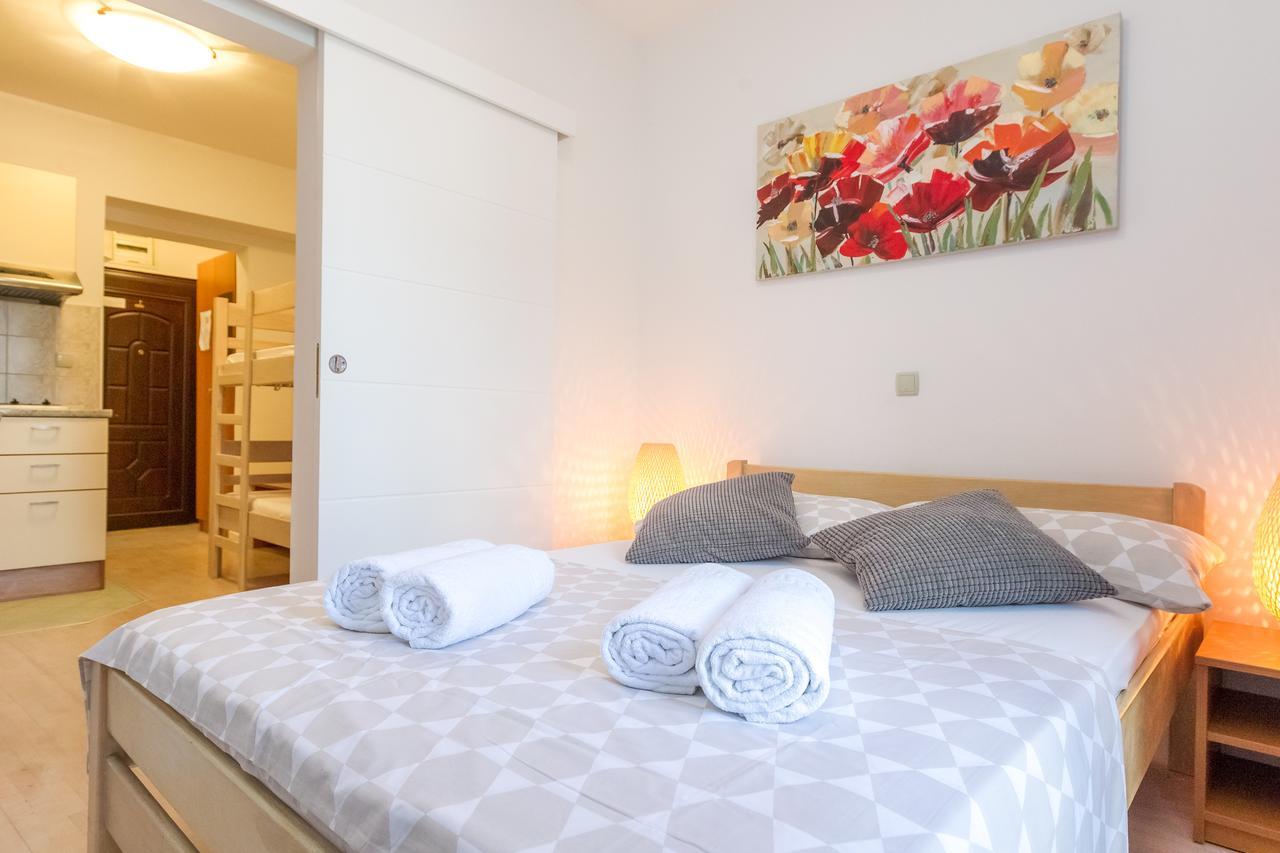 Apartments In City Center Ventus Новаля Екстериор снимка