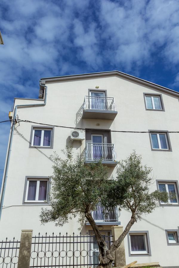 Apartments In City Center Ventus Новаля Екстериор снимка